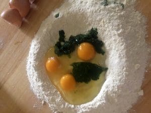 Fettuccine in casa con foglie di ravanelli: ingredienti e preparazione - Riciblog