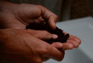 scrub naturale ai fondi di caffè